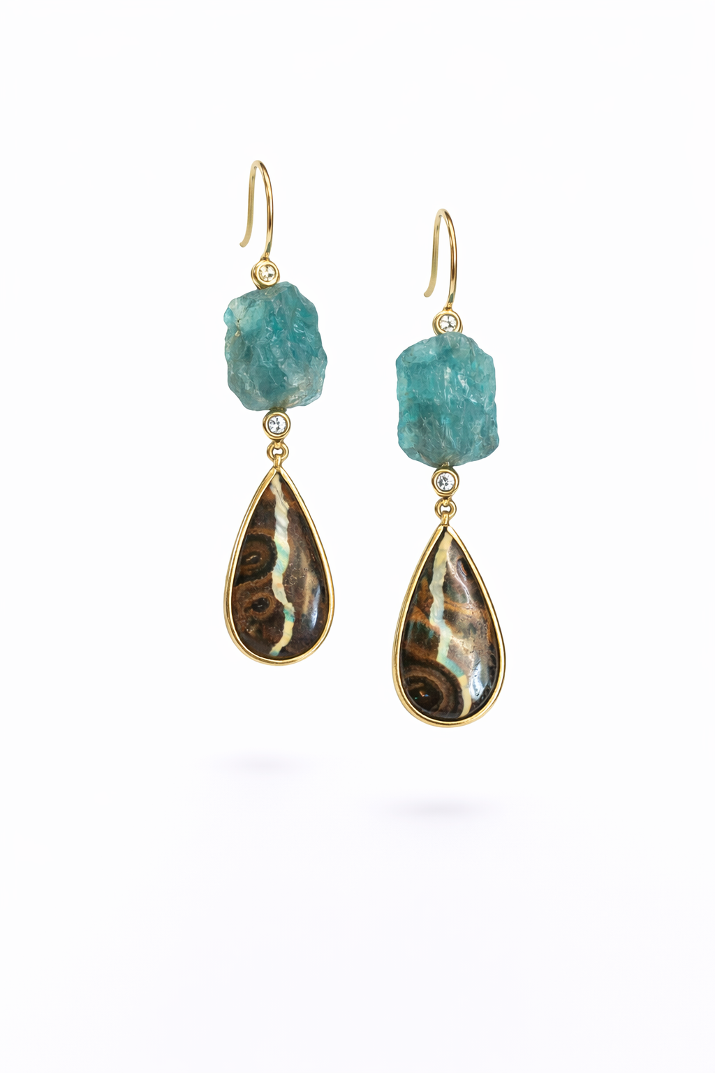 Boucles d'oreilles exclusives en or avec opale boulder