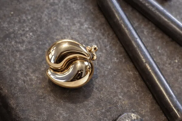 Een tweede oorbel laten maken bij verlies